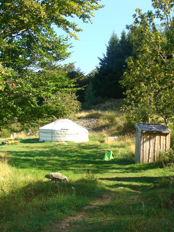 Le Chalet des deux Roches Location Yourte Ardèche